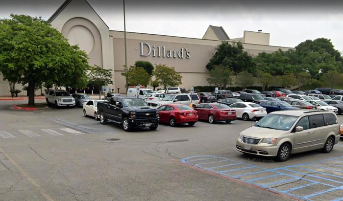 Bluey at rolling oaks mall